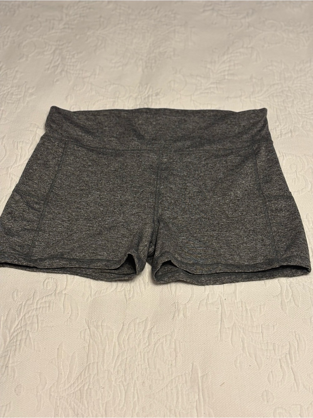 Gray XL S2 sportswear athletic shorts with waistband and two side pockets.
